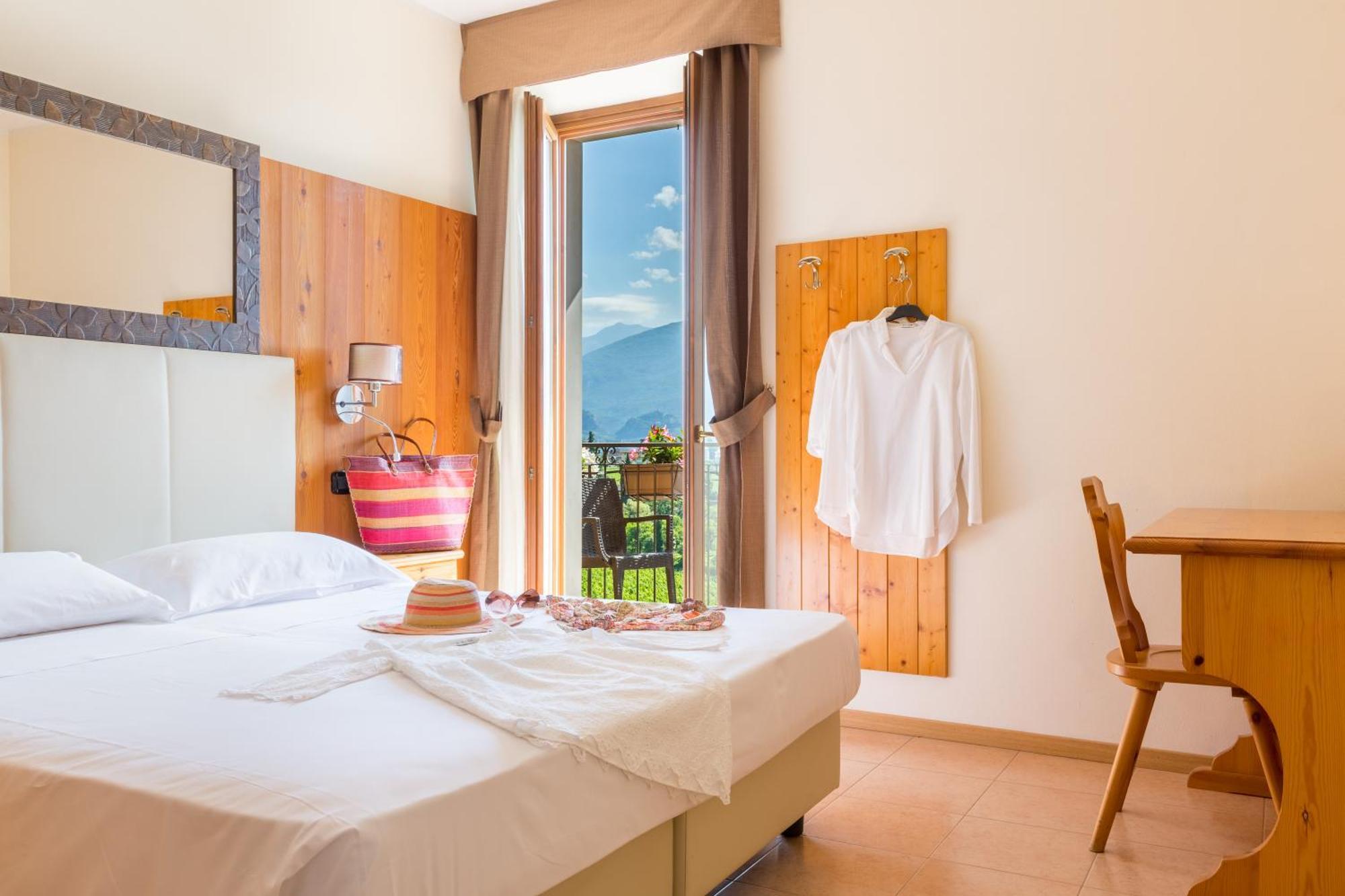 Agritur Eden Marone Villa ริวาเดลการ์ดา ภายนอก รูปภาพ