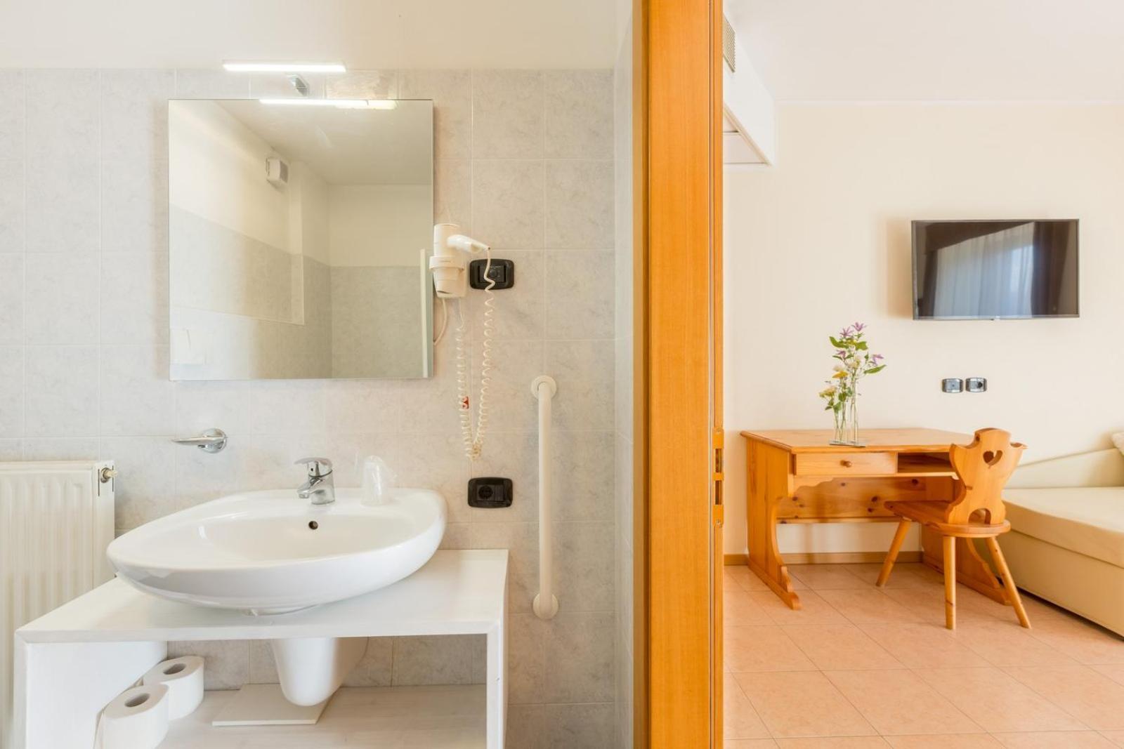Agritur Eden Marone Villa ริวาเดลการ์ดา ภายนอก รูปภาพ