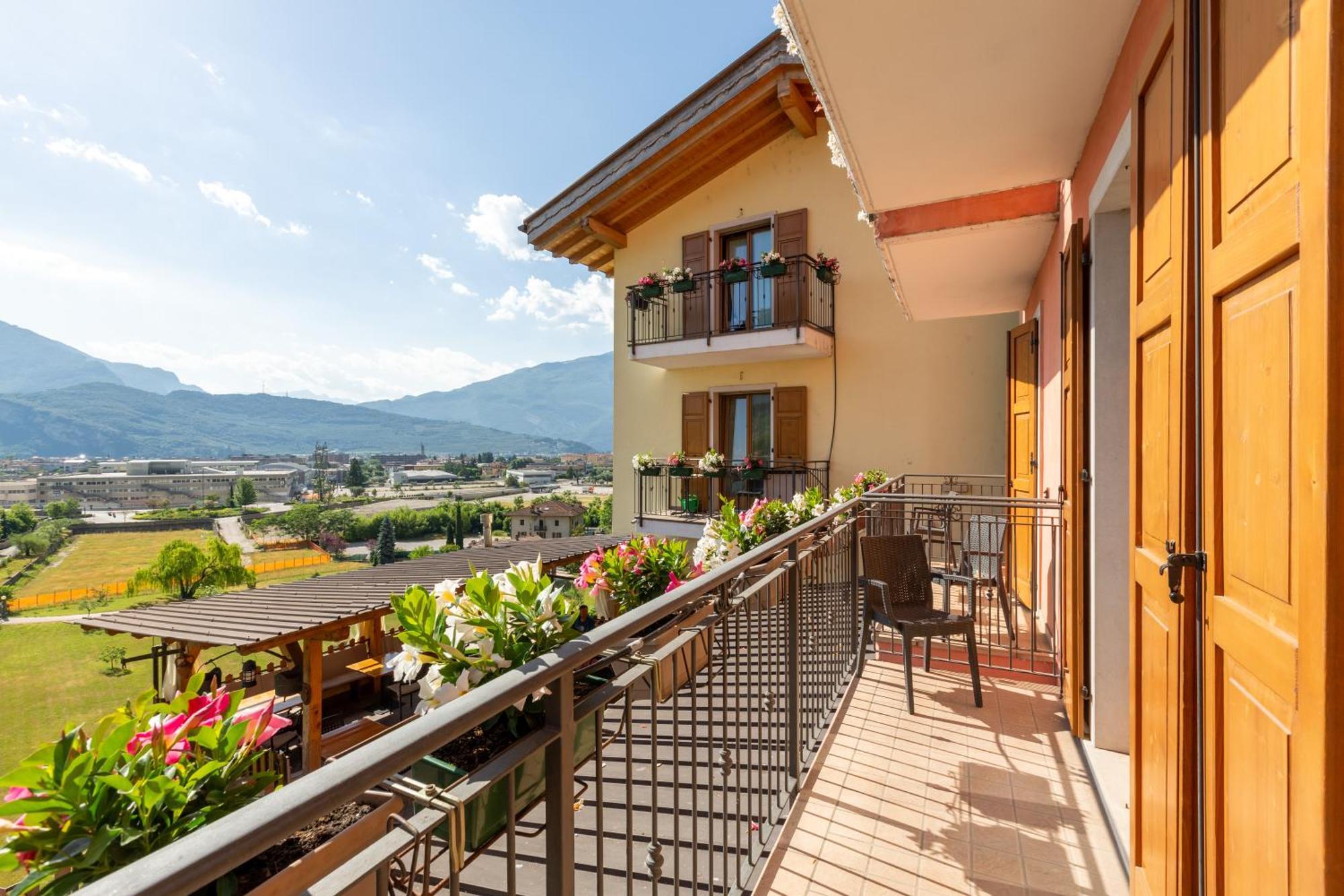 Agritur Eden Marone Villa ริวาเดลการ์ดา ภายนอก รูปภาพ